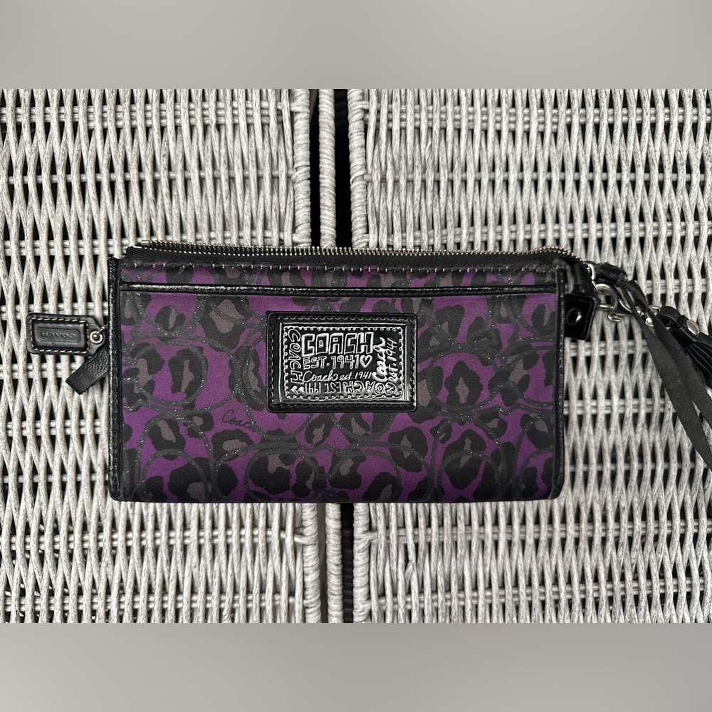 GUC Y2K Coach Poppy Leopard Print Purple and Black Wristlet